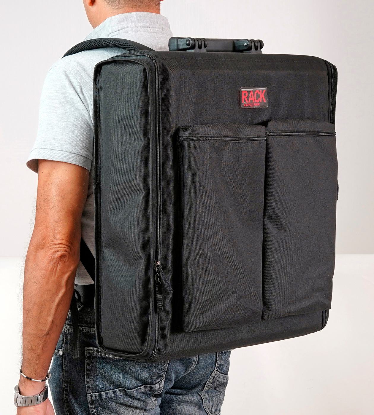 2U Soft 19" Rack Case with carry handle (Up to 420 mm of rack depth)