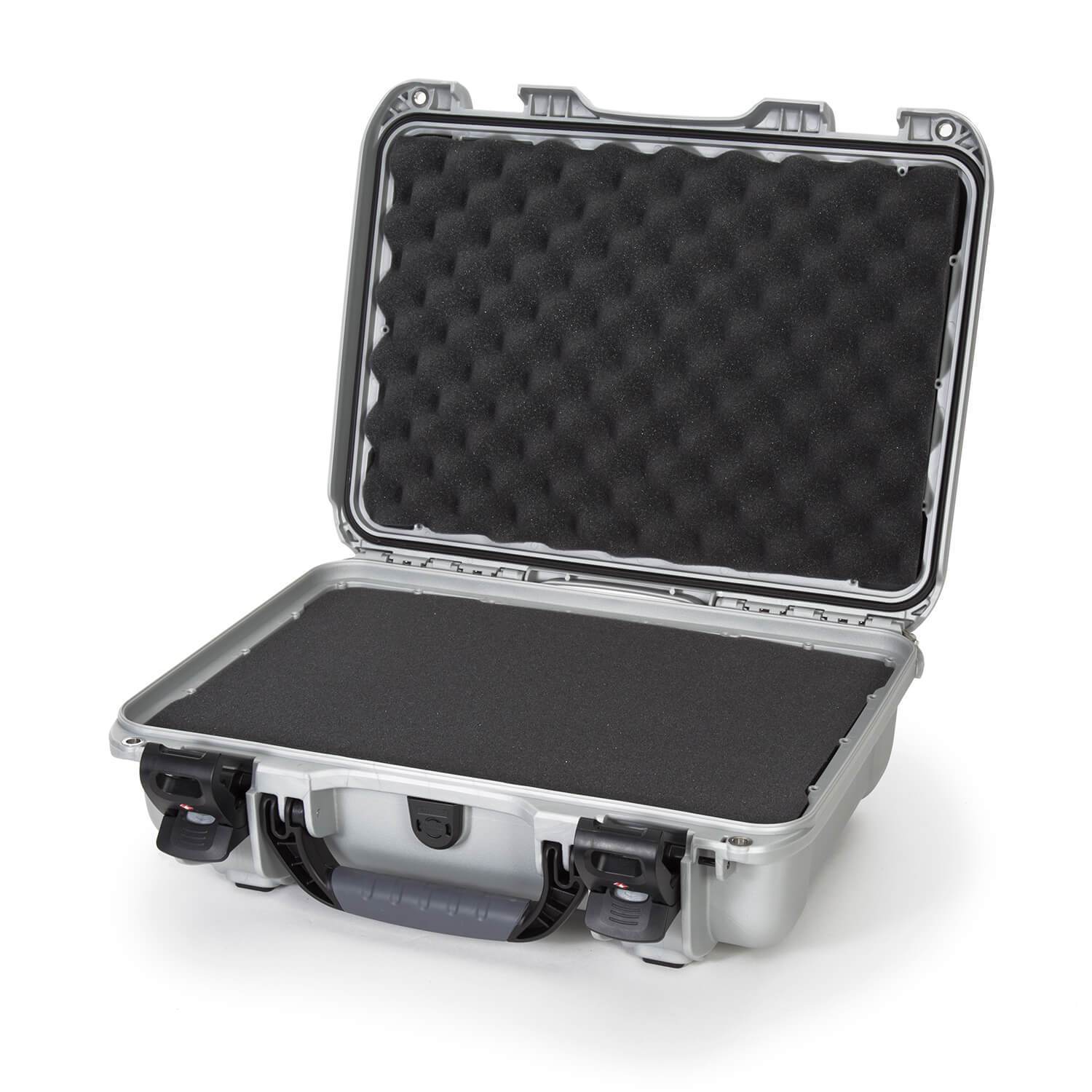 nanuk-923-nanuk-case-silver-cubed-foam-nanuk-cases-11_1800x1800_1edc9dfd-dedc-49fc-a79b-4a93884eb37c_1800x1800